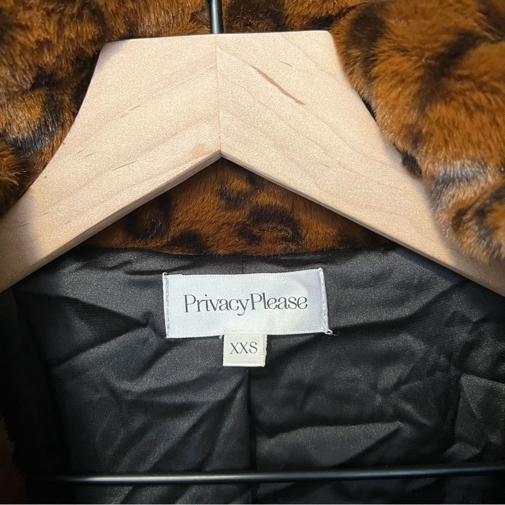 Revolve, Privacy Please Addison Coat in Leopard - Picture 8 of 12